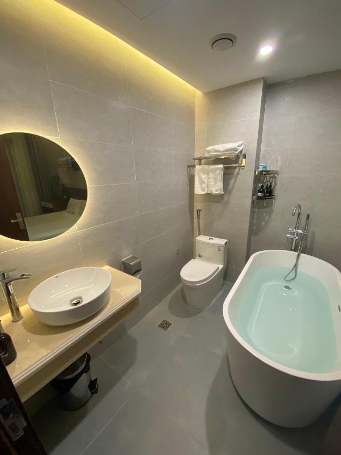 Moonlight Hotel Hạ Long Extérieur photo