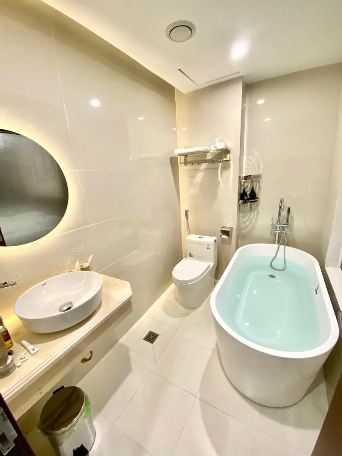 Moonlight Hotel Hạ Long Extérieur photo
